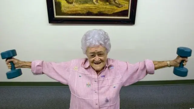 वृद्ध महिला