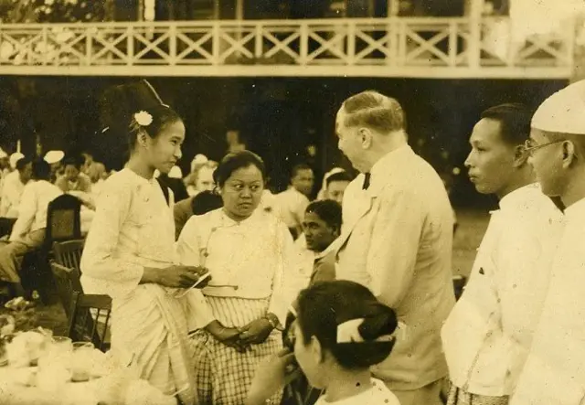 အိပ်ခ်ျဂျီဝဲလ်စ် လာတုန်းက