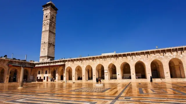 Двір Великої мечеті в Алеппо