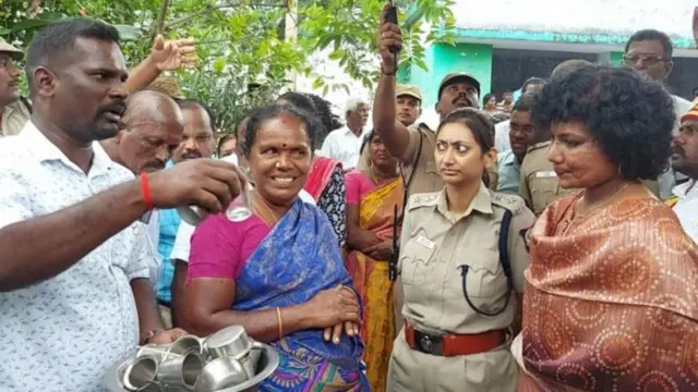 एसपी वंदिता पांडे, जिल्हाधिकारी कविता रामू 