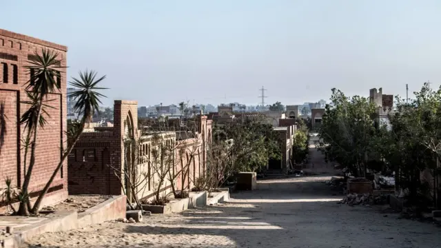 Makabartar Al-Wafaa Wa al-Amal