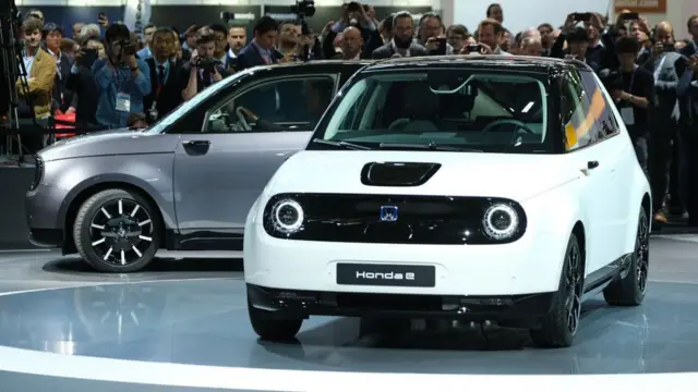 تاپ‌گیر هوندا ئی را بهترین ماشین شهری سال انتخاب کرد