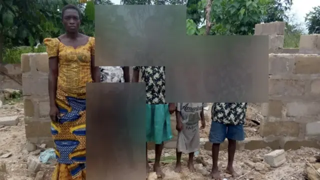 Nnennaya Okoriano na ụmụ ya