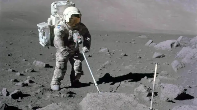Астронавт на Луне