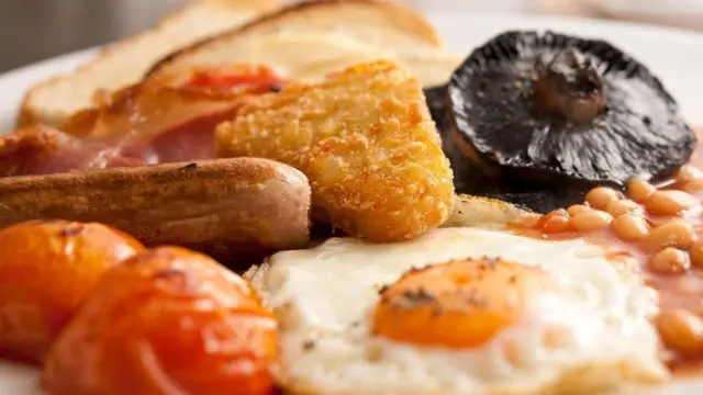 كيف يؤثر توقيت الوجبات على محيط خصرك؟