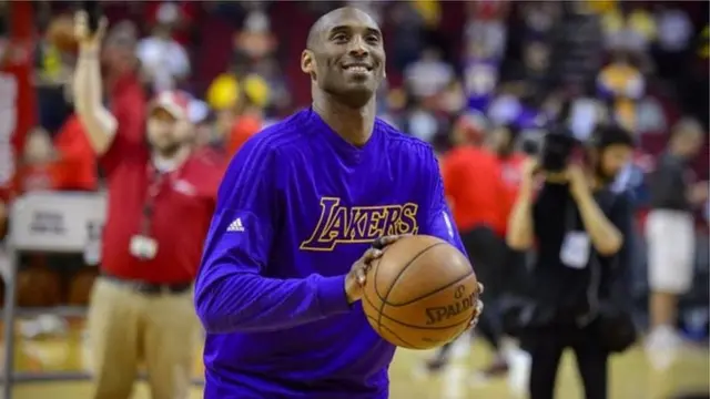 Bryant yari yaregukanye igikombe cya NBA inshuro eshanu ari kumwe n'ikipe imwe rukumbi yakiniye - Los Angeles Lakers