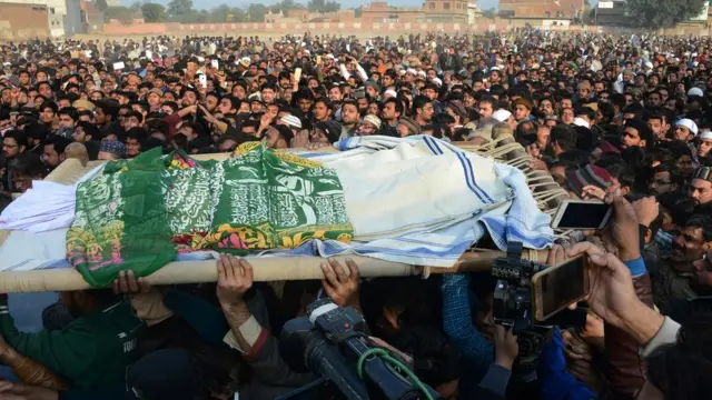 زینب کا جنازہ