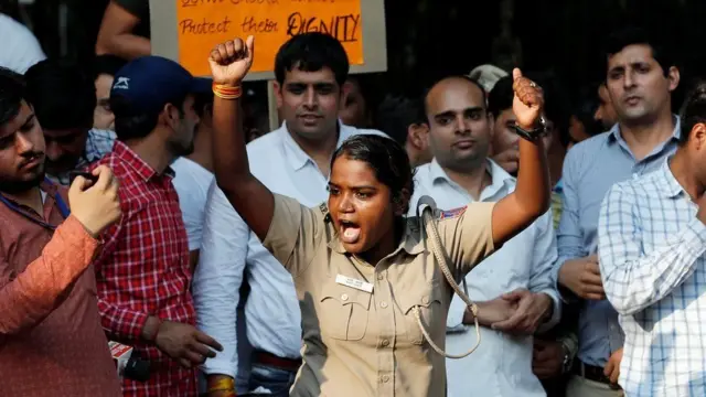 પોલીસના ધરણાં