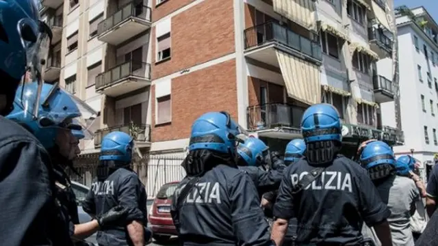 Prévenue par des témoins ayant entendu les coups de feu, une patrouille militaire a interpellé le tireur.
