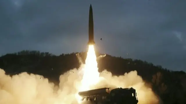 지난 27일 북한 전술유도탄이 발사되는 모습