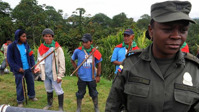 Guardias indigenas en el Cauca.