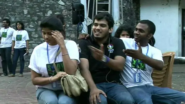 තරුණියන්ට ලිංගික හිරිහැර