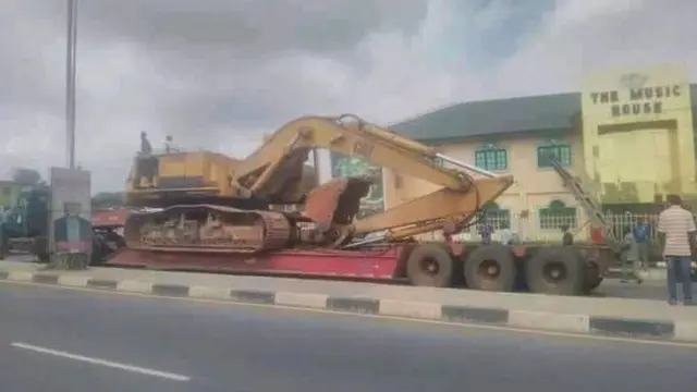 Kata-kata ti wọn fi wo ileesẹ Ayefẹlẹ