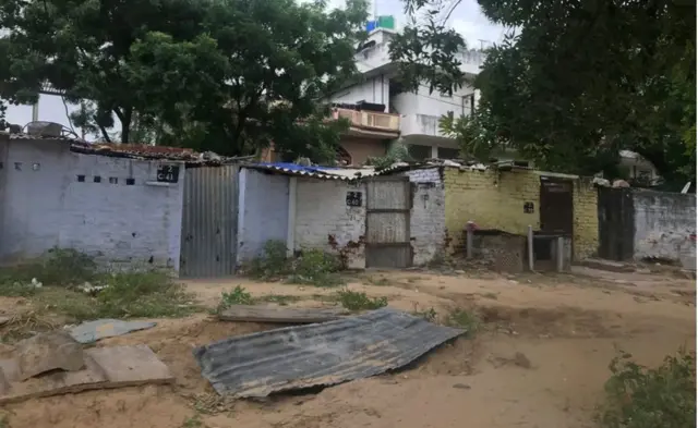 జైలు ప్రాంగణం