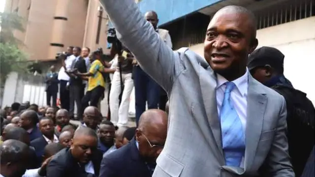 Emmanuel Ramazani Shadary w'imyaka 57 y'amavuko, yahoze ari minisitiri w'ubutegetsi bw'igihugu wa Kongo