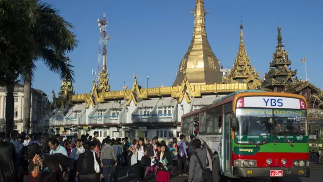 YBS စနစ်မှာလည်း ၃နှစ်ကြာတဲ့ တိုင်အမြတ်မရလို့ဆိုပြီး ရှယ်ယာရှင်တွေအနေနဲ့ ရှယ်ယာတွေပြန်လည်ထုတ်ယူဖို့ တောင်းဆို တာတွေ လည်းရှိနေ