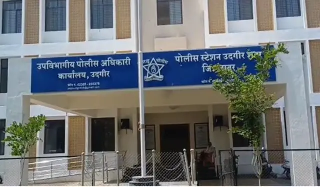 કોરોનાકાળ, J.n1 વૅરિયન્ટનો ફેલાવો રસીથી ફાયદો, કોરોના સમયે ધર્મઆધારિત ઓક્સિજન કાઢી નાખવાની ચર્ચા, મહારાષ્ટ્ર લાતુર ઉદગીર, સોશિયલ મીડિયા ક્લિપ વાયરલ, બીબીસી ગુજરાતી સમાચાર, ઉદગીર પોલીસ સ્ટેશન