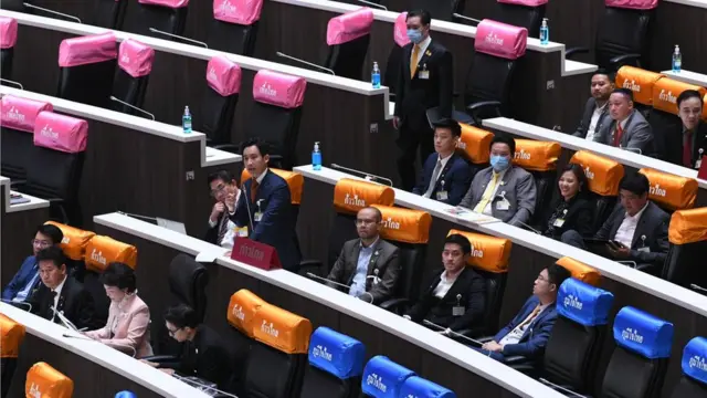 รัฐสภาถกร่างแก้ไข รธน