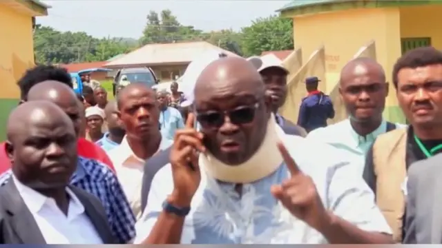 Govnor Ayodele Fayose sama di warning give pesin for fone immediately e hia say tins don begin spoil.