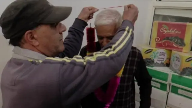 માવા અને રિયાઝ બજાજ