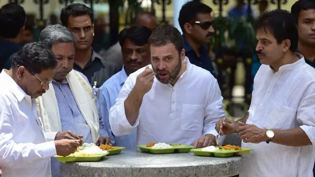 मुख्यमंत्री सिद्धारमैया के साथ राहुल गांधी