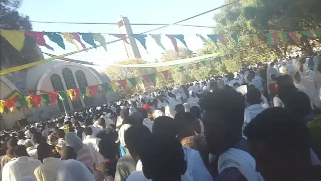 ምእመናን ኣብ ቤተ-ክርስትያን ማርያም ፅዮን ኣክሱም