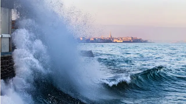 માર્ચ, એપ્રિલ અને મે મહિનાને પ્રિમોન્સૂન મહિના ગણવામાં આવે છે અને સામાન્ય રીતે વાવાઝોડા બનવાની શરૂઆત મે મહિનામાં થતી હોય છે