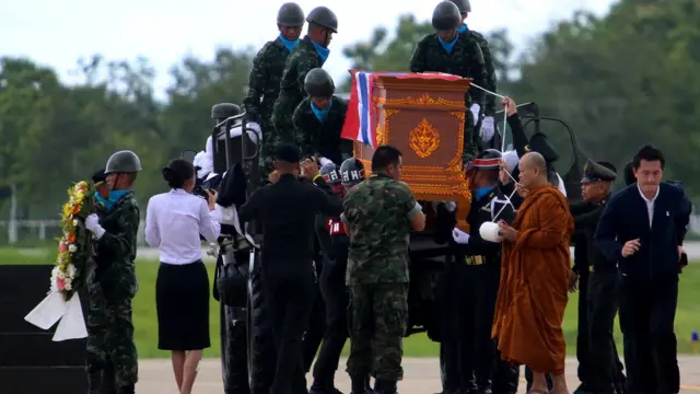 थाईलैंड की गुफा में फंसा बच्चों का दल