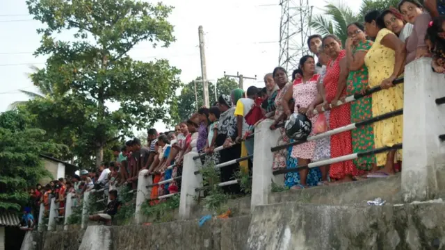 ஆவலுடன்