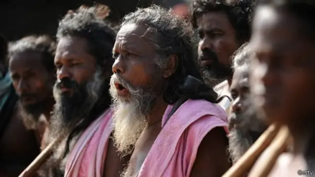 "මේ හැමෝම හිතාගන්න ඕන - ඔය අයගෙ තියෙන්නෙත් රතු ලේ , මට තියෙන්නෙත් රතු ලේ කියල."