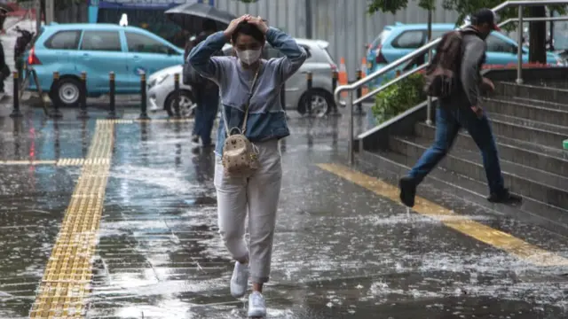 hujan jakarta