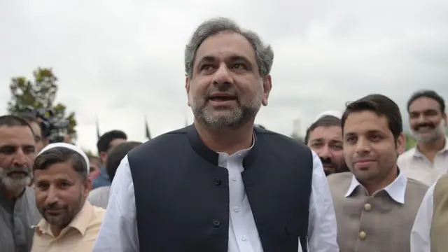 शाहिद ख़ाक़ान अब्बासी