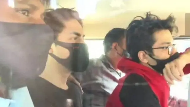 ముంబై క్రూయిజ్ రేవ్ పార్టీలో ఆర్యన్ ఖాన్ సహా 8మంది అరెస్టయ్యారు.