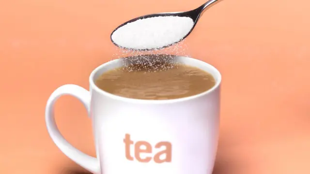 Харчовий цукор (цукроза) - це дисахарид, що складається з молекули глюкози та молекули фруктози