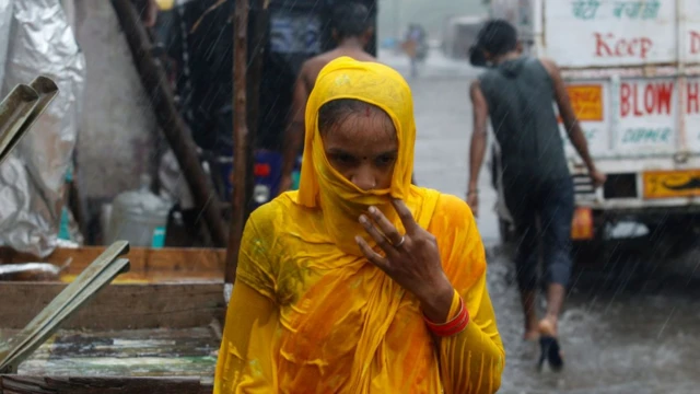 강력한 폭풍과 홍수는 기후변화의 증거로 거론되곤 했다