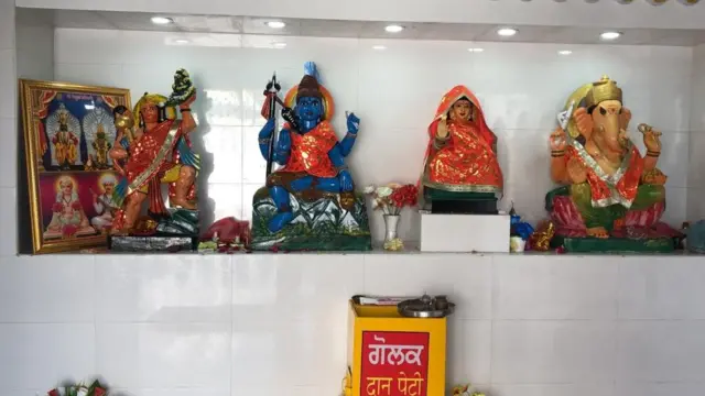 गुरुद्वाऱ्यातील मूर्ती