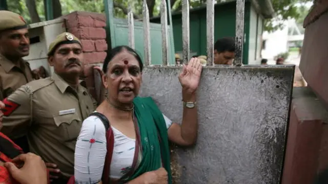 ஜெயா ஜெட்லி.