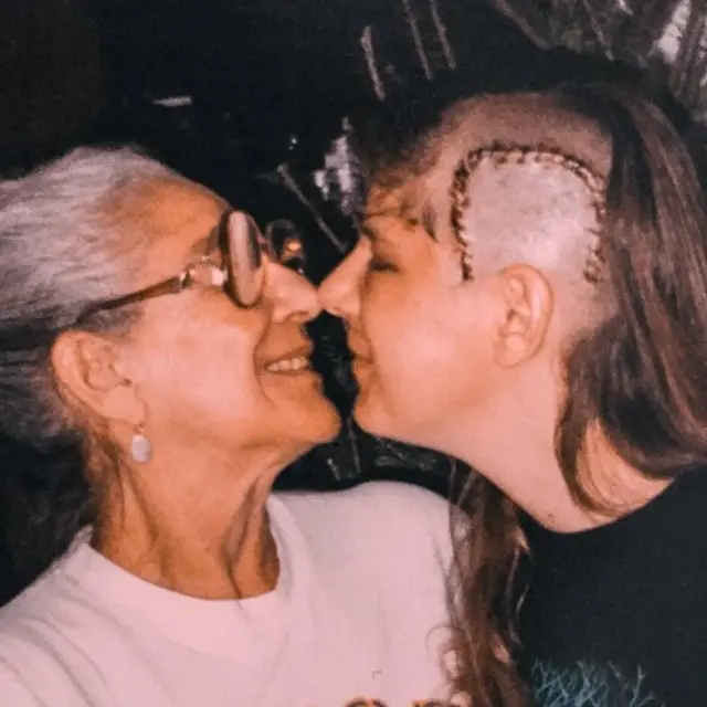 Jill Bolte Taylor et sa mère après l'opération.