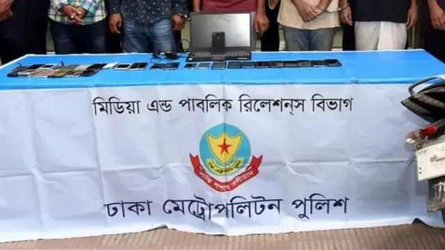 গত বছরের জুলাই মাসে আট জনকে গ্রেপ্তার করেছিল ঢাকার গোয়েন্দা পুলিশ। যাদের কাজই ছিল বাসাবাড়ির গ্রিল কেটে চুরি করা।