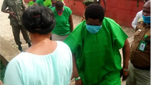 Alfa Babatunde ati awọn afurasi miran n wọnu ile ẹjọ