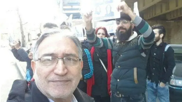 تجمع مقابل زندان اوین