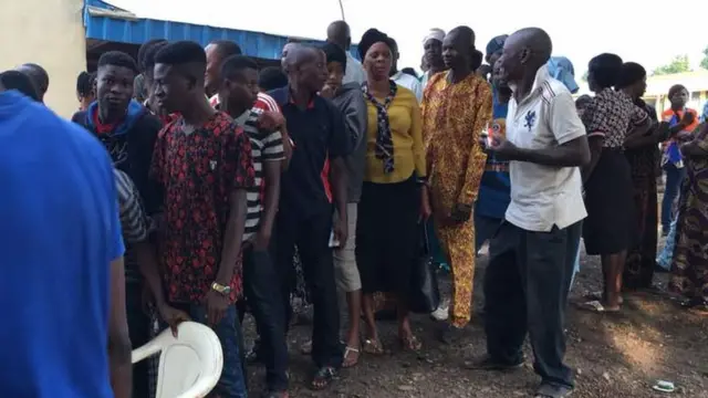 Pipo don already show face early mor mor to vote on Saturday.