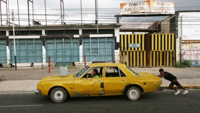 Auto en Maracay.