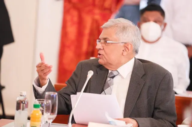 parties discussing economic crisis