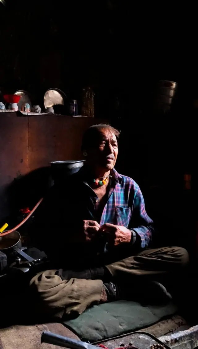 'நாங்கள் அலெக்ஸாண்டர் படை வீரர்களின் வம்சாவளியினர்'