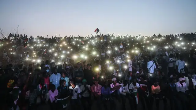 متظاهرون في الخرطوم