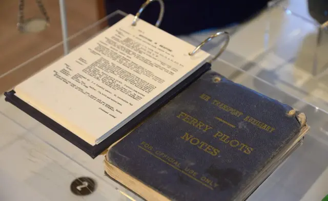 كتيب خاص بالطيارين