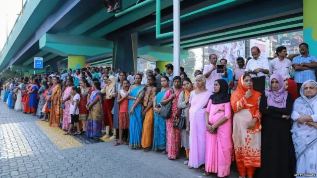 ਕੇਰਲ ਵਿੱਚ ਕੁਝ ਦਿਨ ਪਹਿਲਾਂ ਲਿੰਗਕ ਬਰਾਬਰੀ ਲਈ ਬਣਾਈ ਗਈ 'ਵਿਮੈਨਜ਼ ਵਾਲ' (ਔਰਤਾਂ ਦੀ ਦੀਵਾਰ)