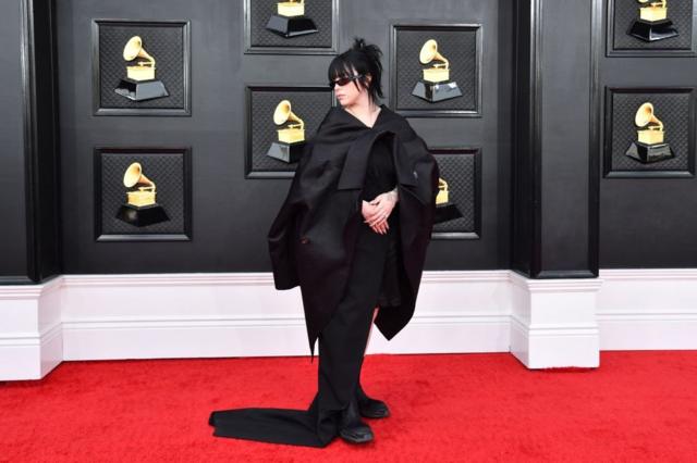 2022 Grammys Red Carpet Fashion: See What the Stars Wore – NBC 7 San Diego