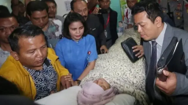 Setya Novanto ketika dipindah dari RS Permata Hijau